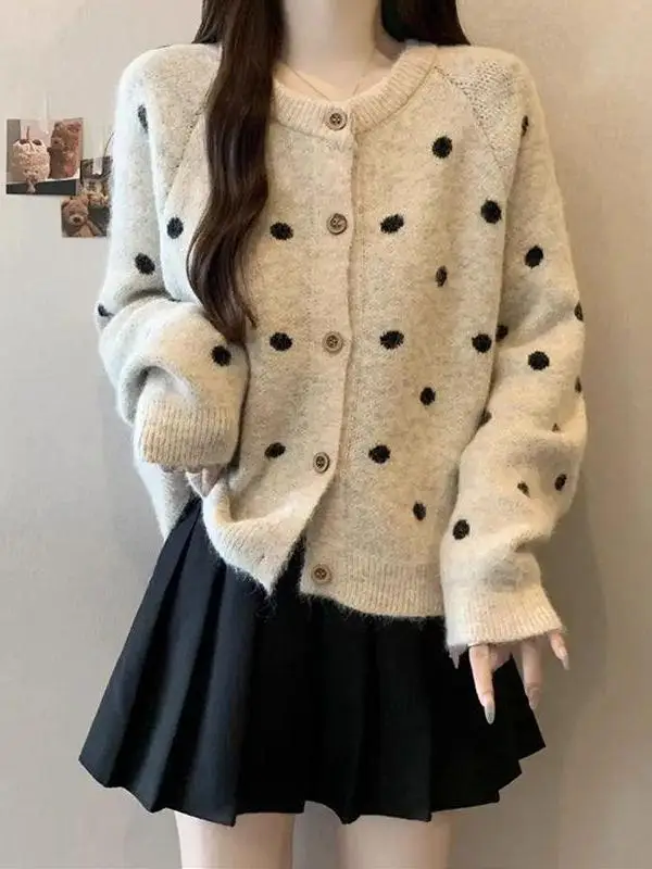 Loose Long Sleeve round Neck Knitted Cardigan Women's Autumn Winter New Style Korean Version Polka Dot Sweater Coat Trendy
Loose Long Sleeve round Neck Knitted Cardigan Women's Autumn Winter New Style Korean Version Polka Dot Sweater Coat Trendy