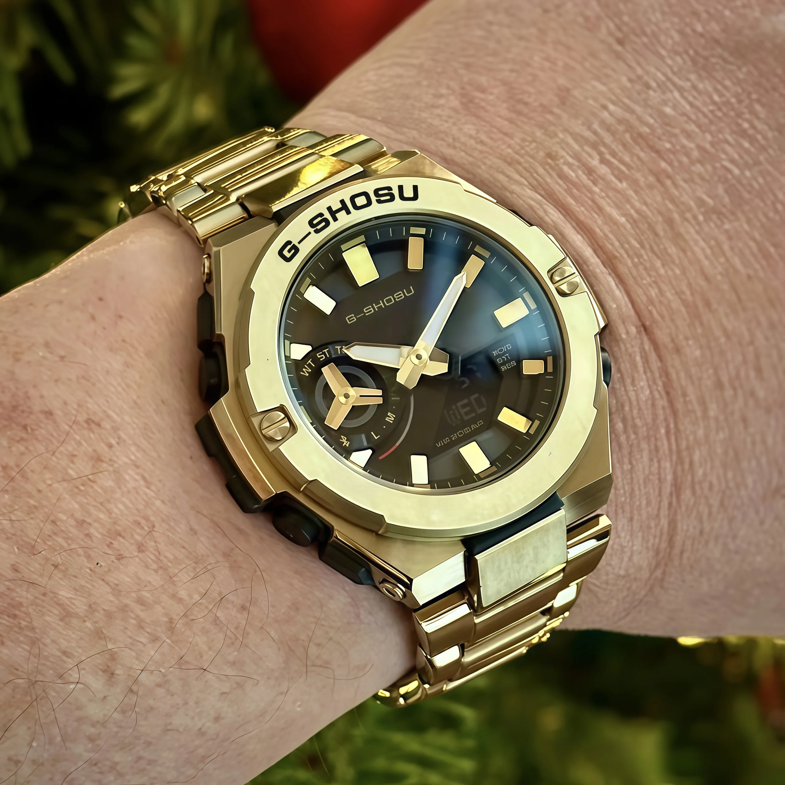 Iced Out Watch: Unisex Watch, Full-Featured, Stainless Steel Band with Folding Clasp, Dual Display, Large Dial, Oak Series
Iced Out Watch: Unisex Watch, Full-Featured, Stainless Steel Band with Folding Clasp, Dual Display, Large Dial, Oak Series