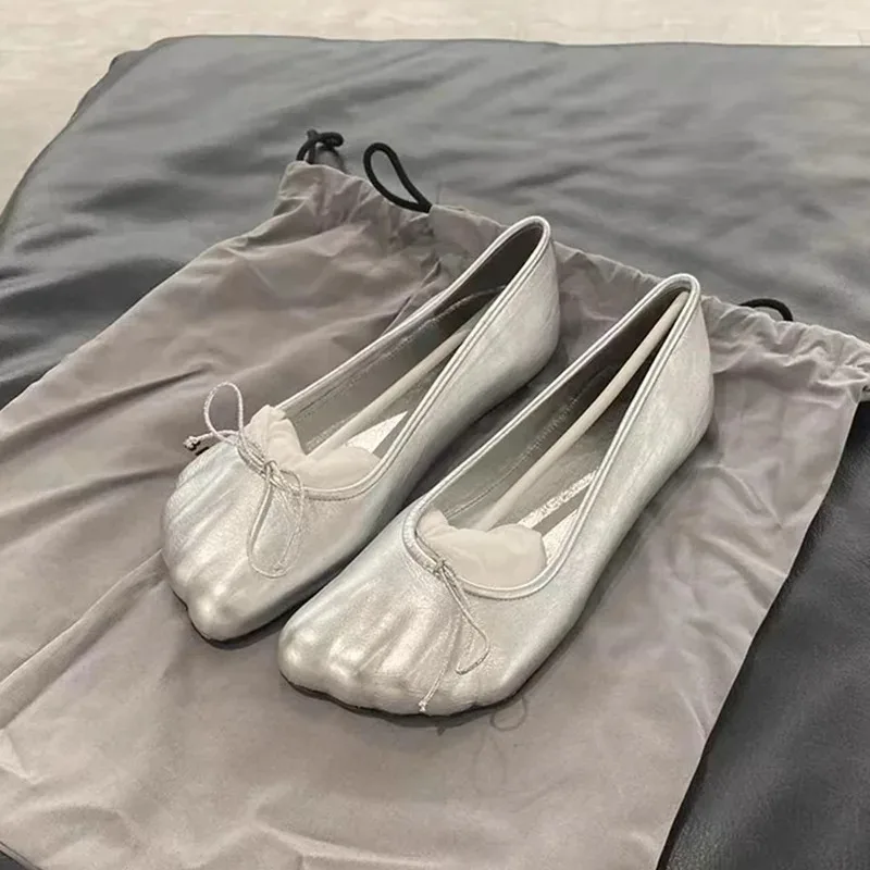 2025 Luxury Flat Leather Ballet Shoes Ladies Spring And Summer Comfortable Soft Soled Shoes For Dancing On Light Casual Shoes
2025 Luxury Flat Leather Ballet Shoes Ladies Spring And Summer Comfortable Soft Soled Shoes For Dancing On Light Casual Shoes