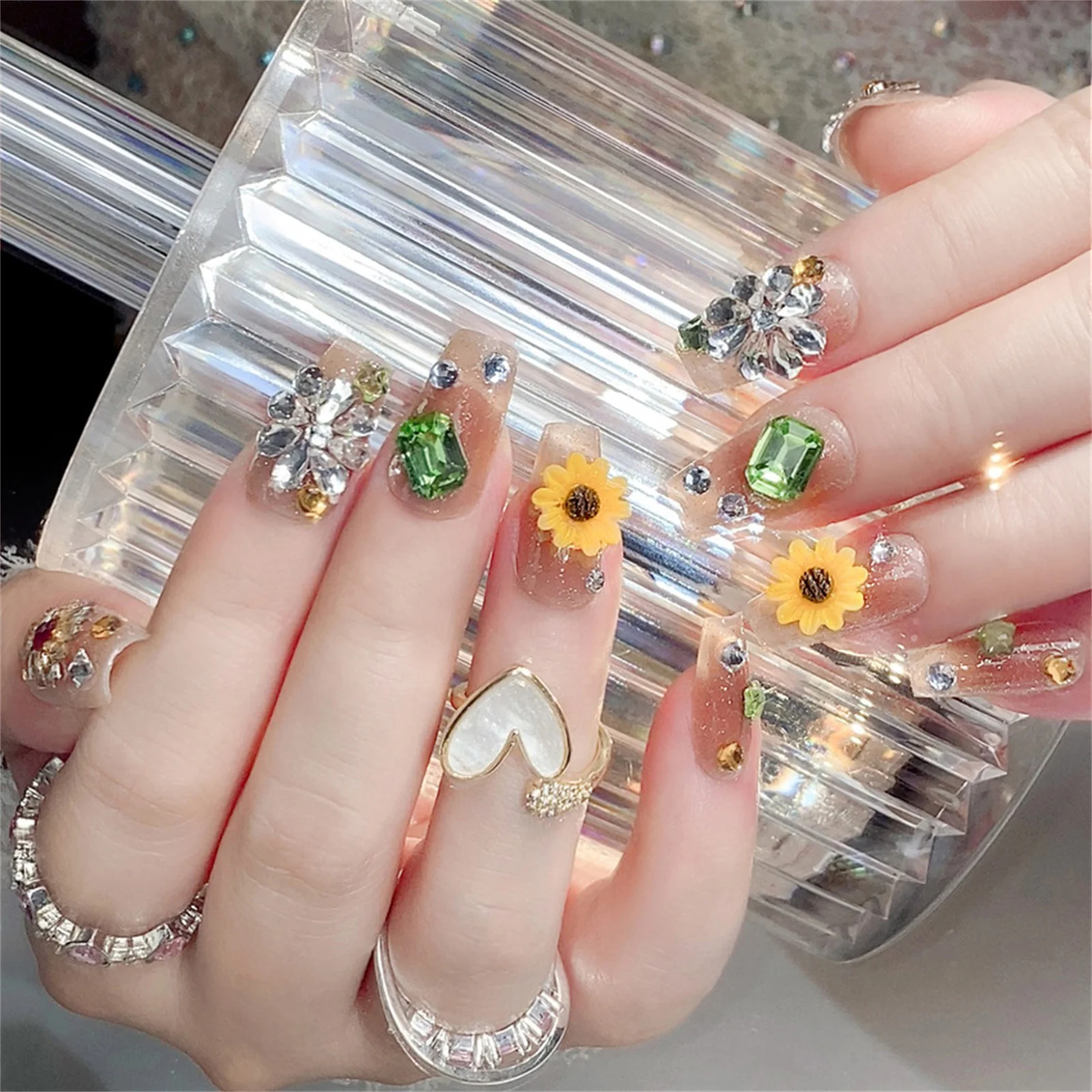 24pcs Daisy Sunflower Designs Press On Nails Floral Shaped Rhinestone Shiny Powder Short Square Fake Nail Sweet Pink False Nail
24pcs Daisy Sunflower Designs Press On Nails Floral Shaped Rhinestone Shiny Powder Short Square Fake Nail Sweet Pink False Nail