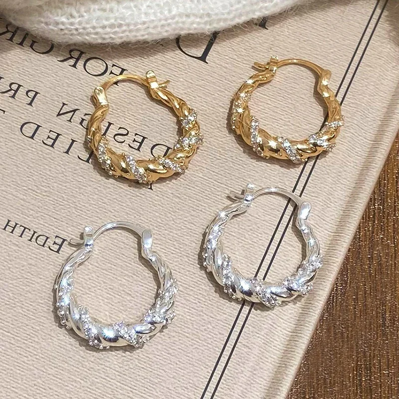 Real 925 Sterling Silver Twisted Zircon Geometric Hoop Earrings for Charm Women Minimalist Trendy Fine Jewelry Accessories
Real 925 Sterling Silver Twisted Zircon Geometric Hoop Earrings for Charm Women Minimalist Trendy Fine Jewelry Accessories