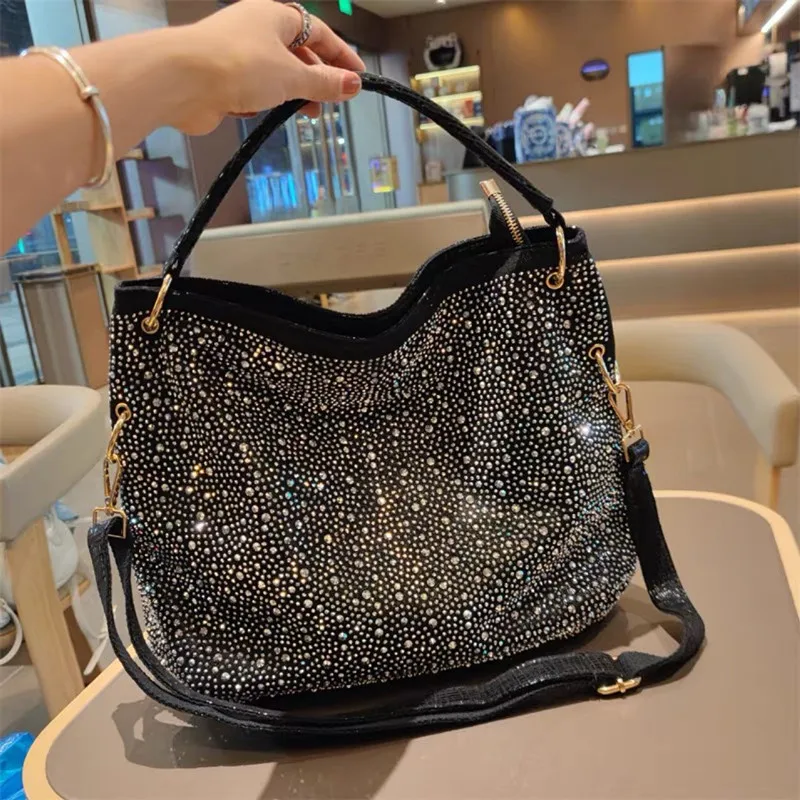Soft Leather Women Handbags 2025 New Casual Large Capacity Diamonds Tote Bag Popular Leopard Print Single Shoulder Commuter Bags
Soft Leather Women Handbags 2025 New Casual Large Capacity Diamonds Tote Bag Popular Leopard Print Single Shoulder Commuter Bags