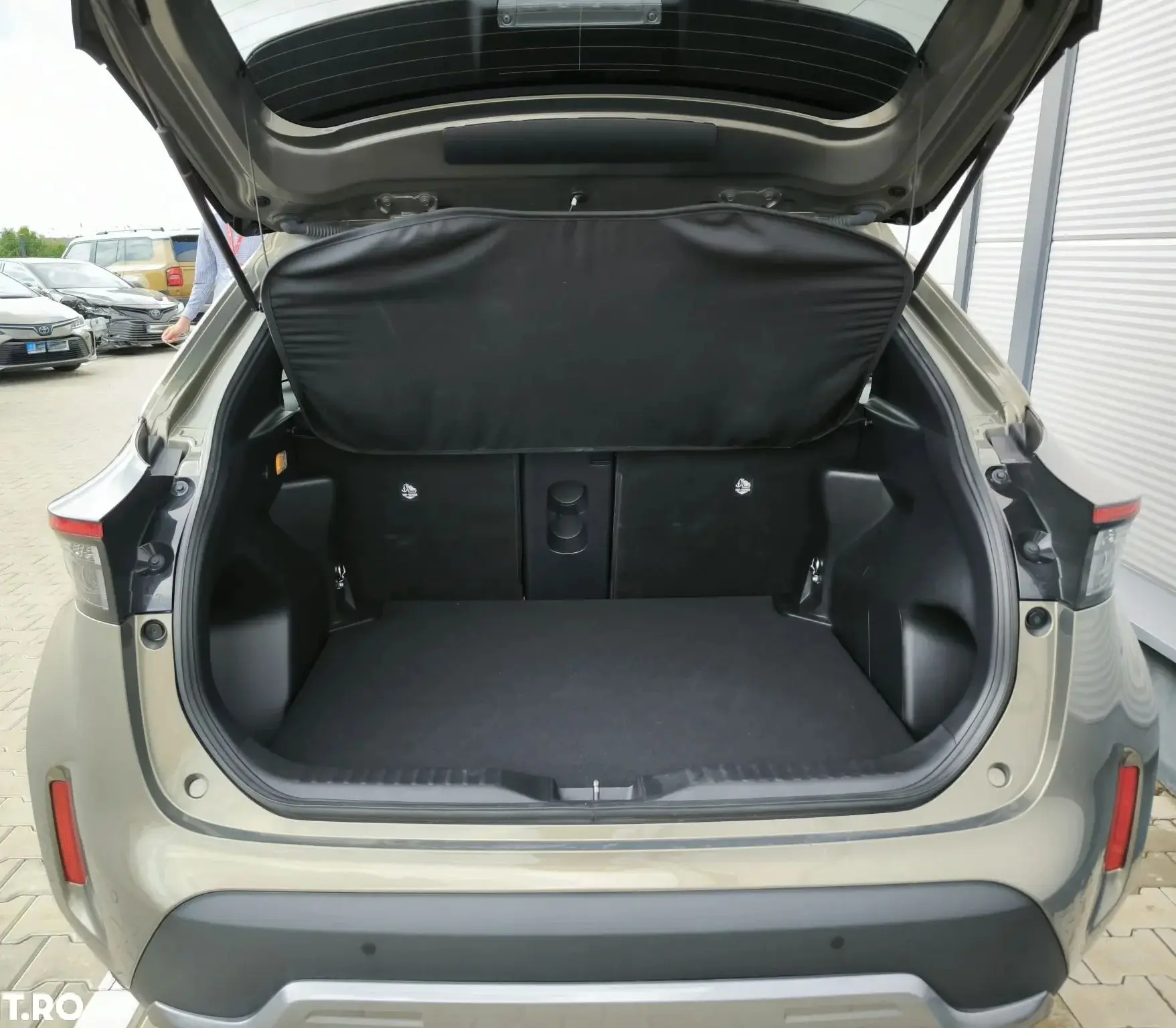 Rear Tailgate Auto Struts With Spring For Toyota Yaris Cross (XP210) 2020-present Boot Trunk Lift Support Shock Absorber Damper
Rear Tailgate Auto Struts With Spring For Toyota Yaris Cross (XP210) 2020-present Boot Trunk Lift Support Shock Absorber Damper