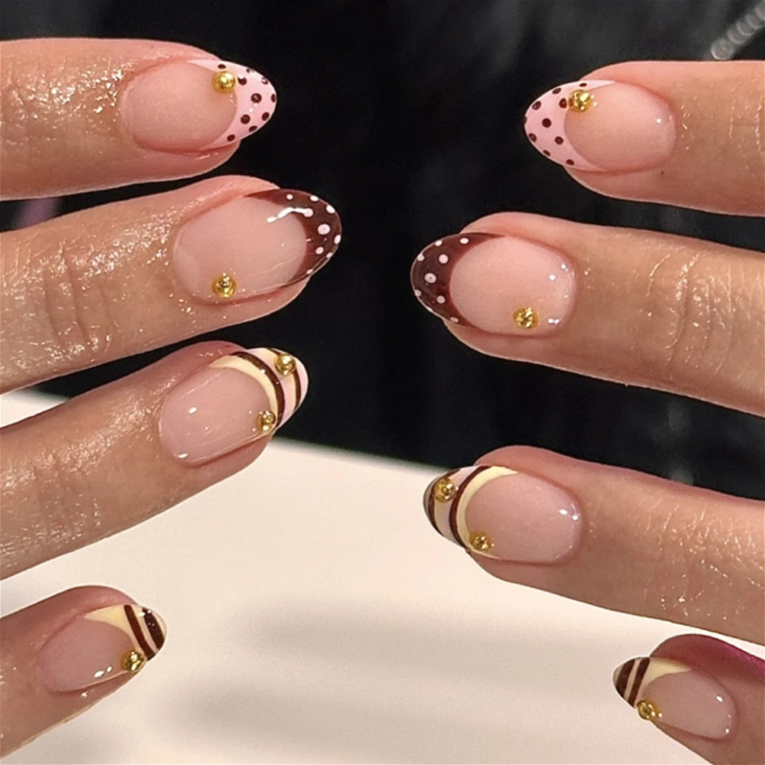Metal Bead Polka Dot Striped Yellow Pink Brown French Nail Art Fashion Fake Nails Detachable Finished False Nails Press on Nails
Metal Bead Polka Dot Striped Yellow Pink Brown French Nail Art Fashion Fake Nails Detachable Finished False Nails Press on Nails