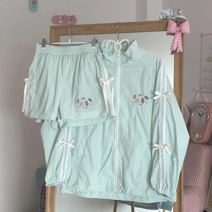 Summer Original Sweet Soft Girl Two Piece Sets Kitten Embroidery Sunscreen Breathable Ultraviolet-proof Shorts Sets Y2k Suits
Summer Original Sweet Soft Girl Two Piece Sets Kitten Embroidery Sunscreen Breathable Ultraviolet-proof Shorts Sets Y2k Suits