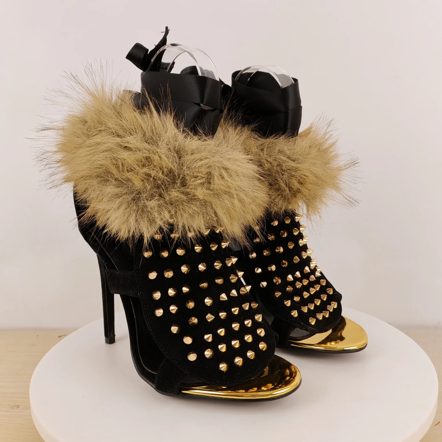 Open‑toe Stiletto Gold Rivets Sandals De Mujer Fashion Fluffy Faux‑fur Satin Ankle Ribbons High Thin Heels Pumps Women's Shoes
Open‑toe Stiletto Gold Rivets Sandals De Mujer Fashion Fluffy Faux‑fur Satin Ankle Ribbons High Thin Heels Pumps Women's Shoes