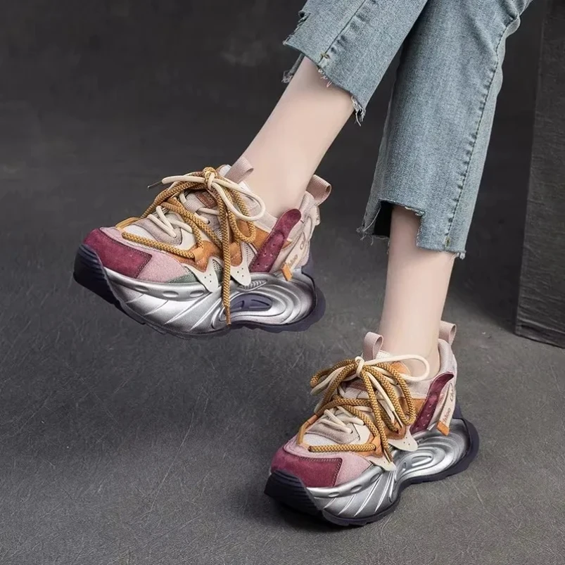 2025 6 см блестящие массивные кроссовки на танкетке, женские весенние ботинки, синтетическая натуральная кожа со стразами, осенняя вулканизированная платформа 
2025 6 см блестящие массивные кроссовки на танкетке, женские весенние ботинки, синтетическая натуральная кожа со стразами, осенняя вулканизированная платформа