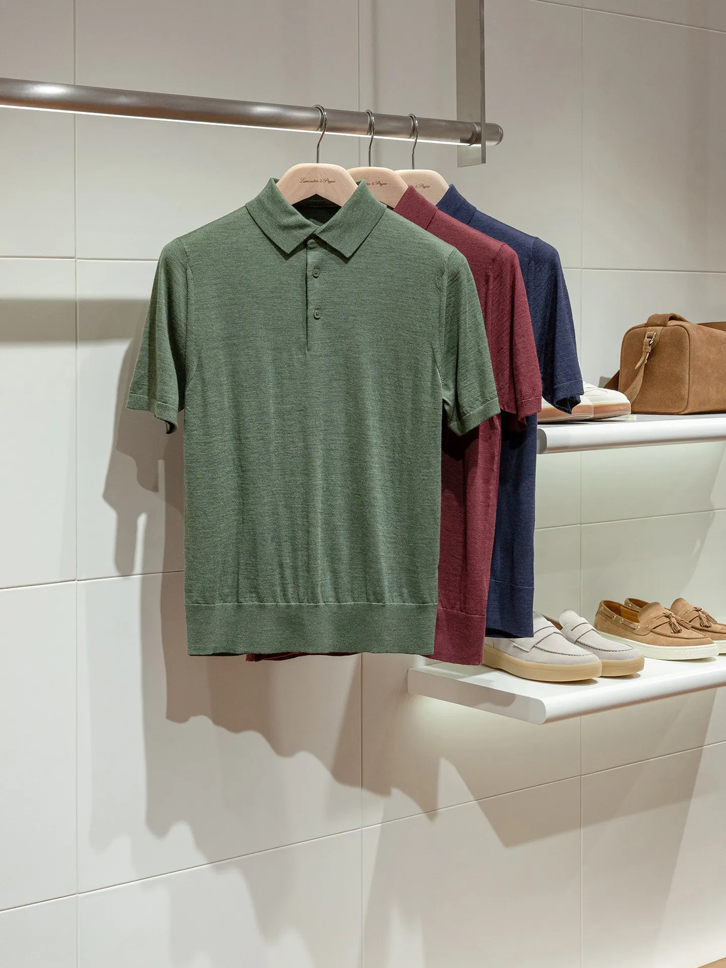 100% Worsted Wool Knitted Lapel Short Sleeve Polo Shirt
100% Worsted Wool Knitted Lapel Short Sleeve Polo Shirt