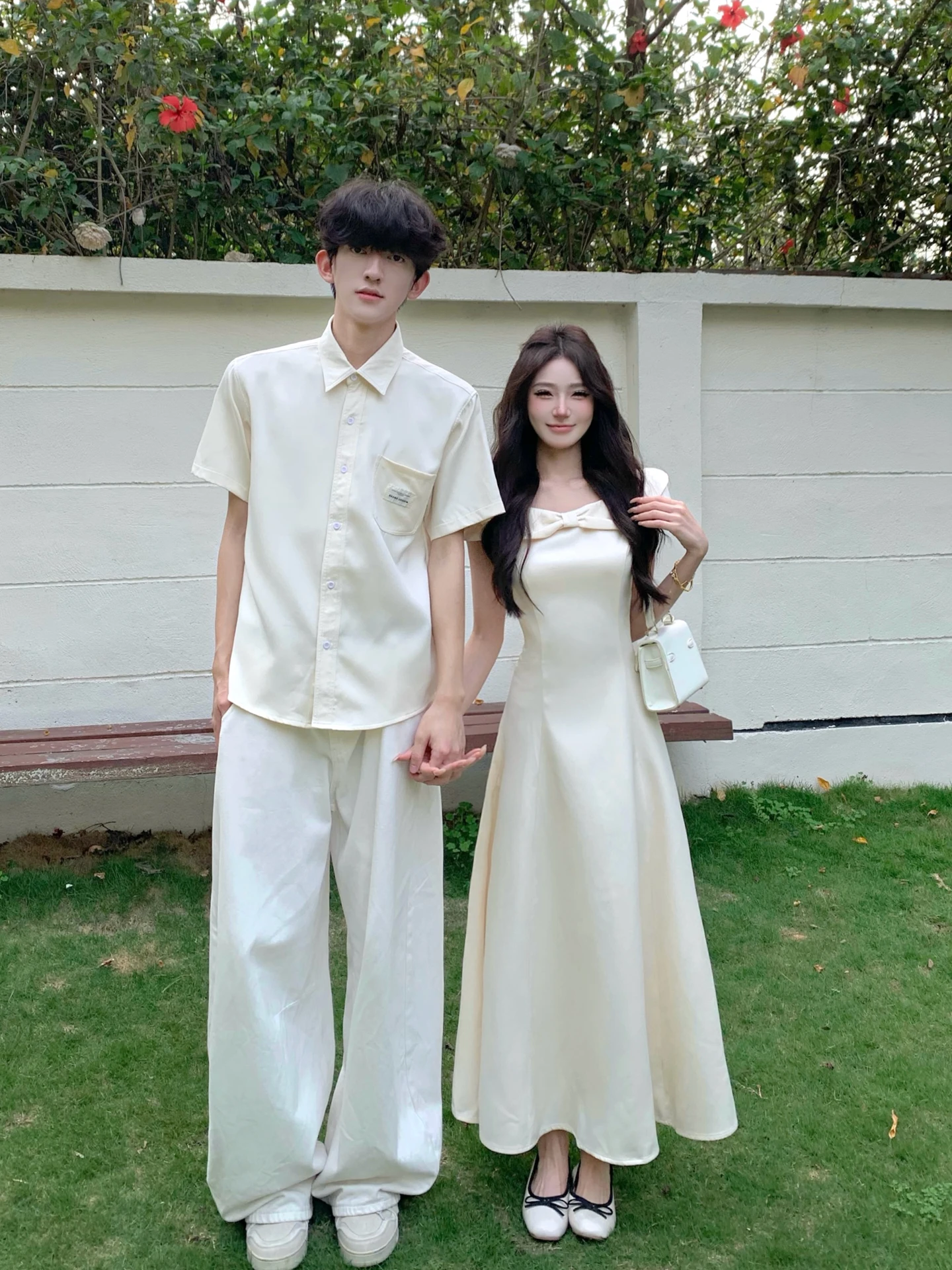 Couple's Short Sleeve Shirt with Waist Cinching And Knot Princess Dress Standard Fit French Style Casual Wear
Couple's Short Sleeve Shirt with Waist Cinching And Knot Princess Dress Standard Fit French Style Casual Wear