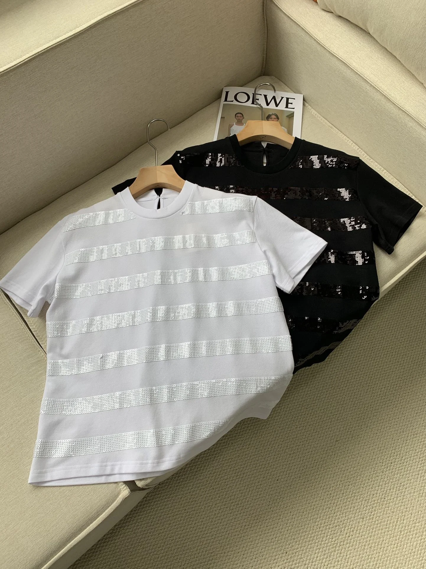 Summer Women's White or Black Cotton T-Shirt Sequin Stripd Round Neck Short Sleeve Fashion Female Tee Tops
Summer Women's White or Black Cotton T-Shirt Sequin Stripd Round Neck Short Sleeve Fashion Female Tee Tops