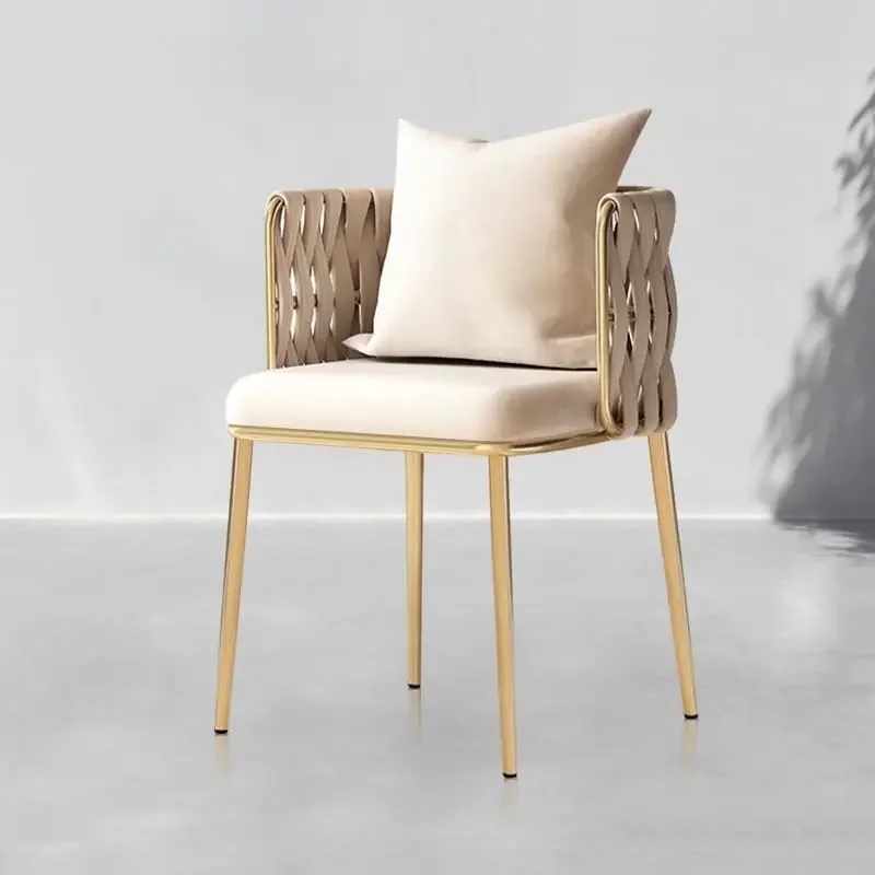 Nordic Luxury Modern Minimalist Chairs Pink Backrest Nail Chair Leisure Nail Home Makeup Stools Iron Art Dining Room Furniture
Nordic Luxury Modern Minimalist Chairs Pink Backrest Nail Chair Leisure Nail Home Makeup Stools Iron Art Dining Room Furniture