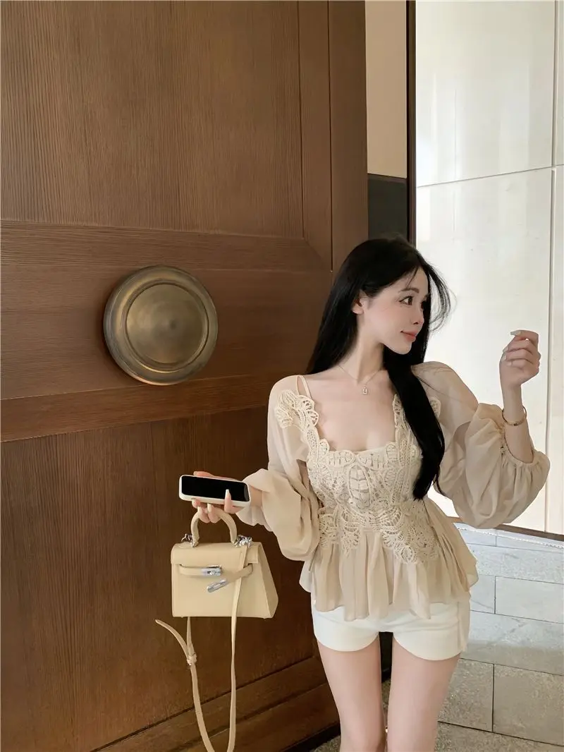 Gagaok 2026 Нежный и соблазнительный топ из шифона с кружевными вставками, открытыми плечами и квадратным вырезом, с длинными рукавами
Gagaok 2026 Нежный и соблазнительный топ из шифона с кружевными вставками, открытыми плечами и квадратным вырезом, с длинными рукавами