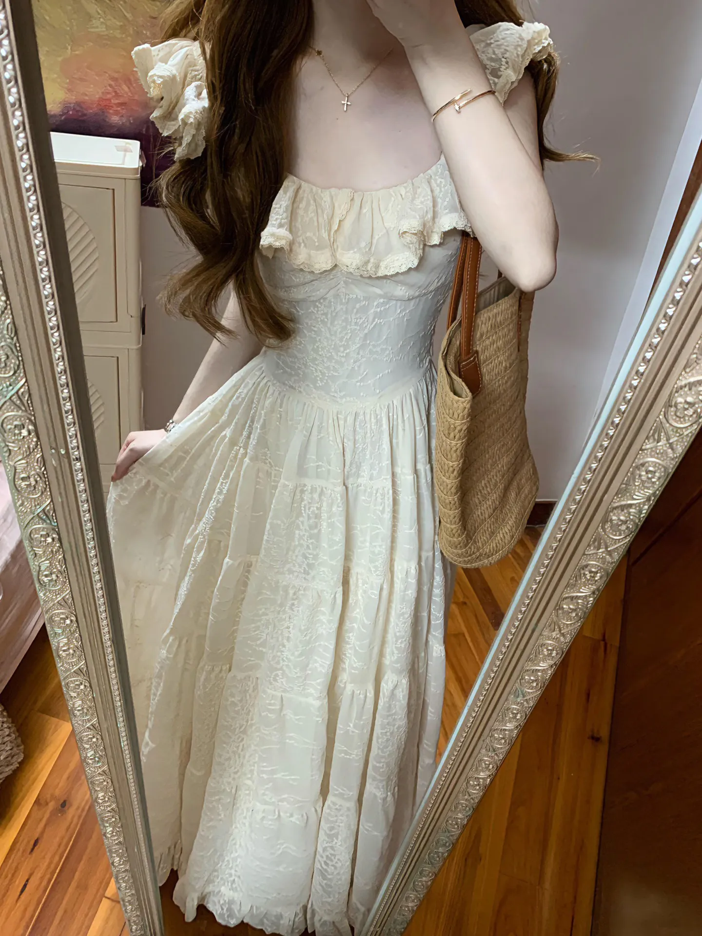 Summer Beautiful Lace Trim Strap Dress Elegant Waist Cinched Backless Slimming Fairy Long Dress Vacation Style Splice Waist T...
Summer Beautiful Lace Trim Strap Dress Elegant Waist Cinched Backless Slimming Fairy Long Dress Vacation Style Splice Waist T...
