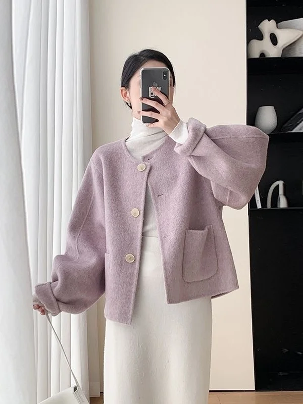 Повседневное модное короткое шерстяное пальто женское свободного кроя, весна 2026, новая корейская версия, высокое качество, элегантный женский топ
Повседневное модное короткое шерстяное пальто женское свободного кроя, весна 2026, новая корейская версия, высокое качество, элегантный женский топ