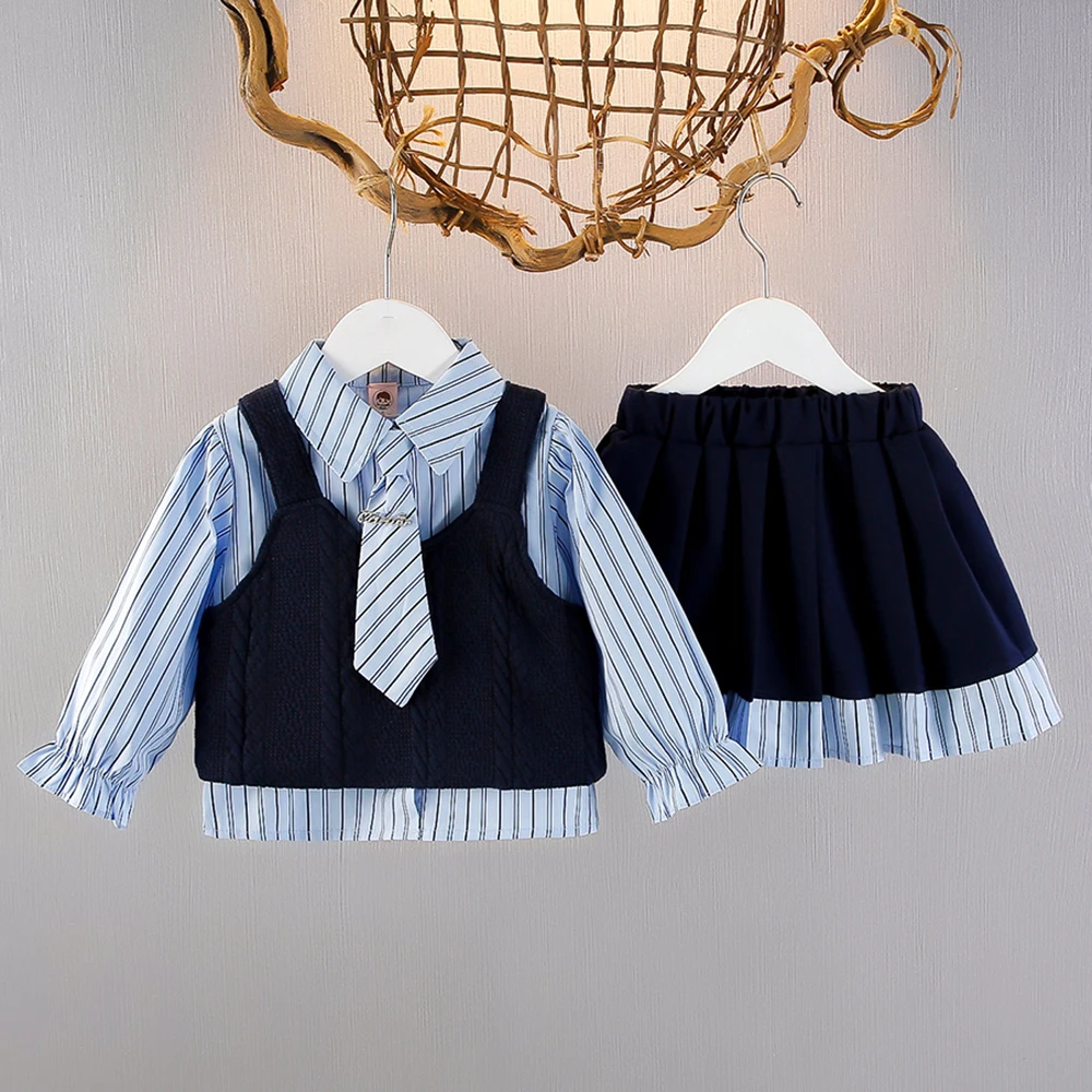 Комплект детской школьной формы для девочек: синяя полосатая рубашка, вязаный жилет и плиссированная юбка, 3 предмета, в стиле преппи
Комплект детской школьной формы для девочек: синяя полосатая рубашка, вязаный жилет и плиссированная юбка, 3 предмета, в стиле преппи