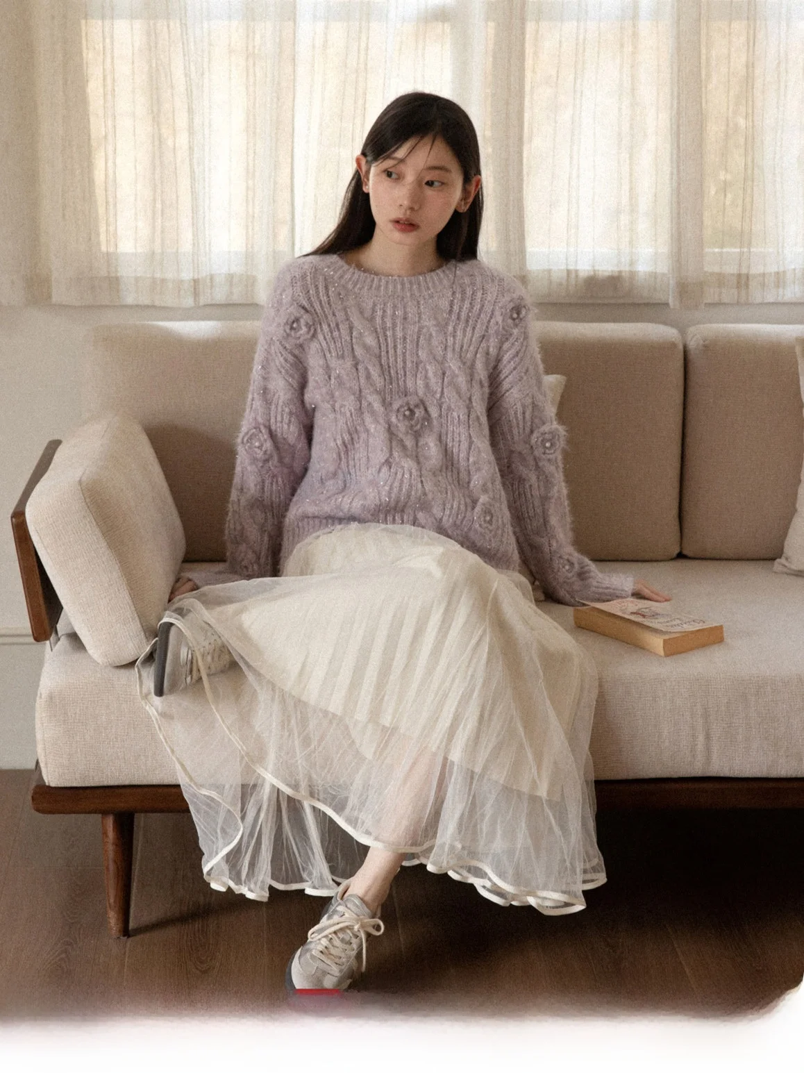 Loose Fit Knitted Sweater Women's Purple round Neck 3D Flower Embroidery Comfortable Warm Winter Top Casual Style Fashion
Loose Fit Knitted Sweater Women's Purple round Neck 3D Flower Embroidery Comfortable Warm Winter Top Casual Style Fashion