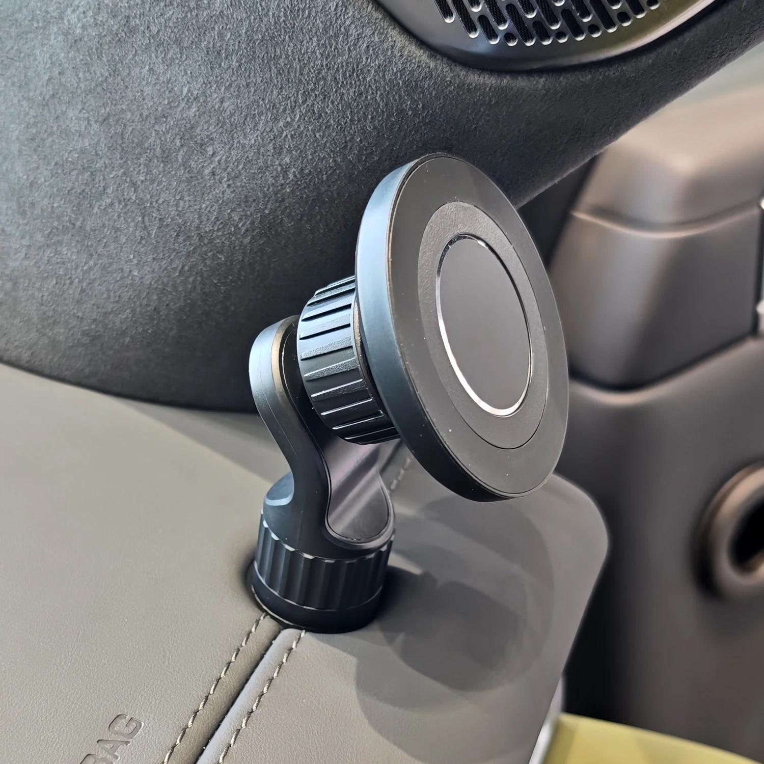 Car Phone Holder for Dongfeng MHERO M-Hero M817 Car Mount Stand 360 Rotatable
Car Phone Holder for Dongfeng MHERO M-Hero M817 Car Mount Stand 360 Rotatable