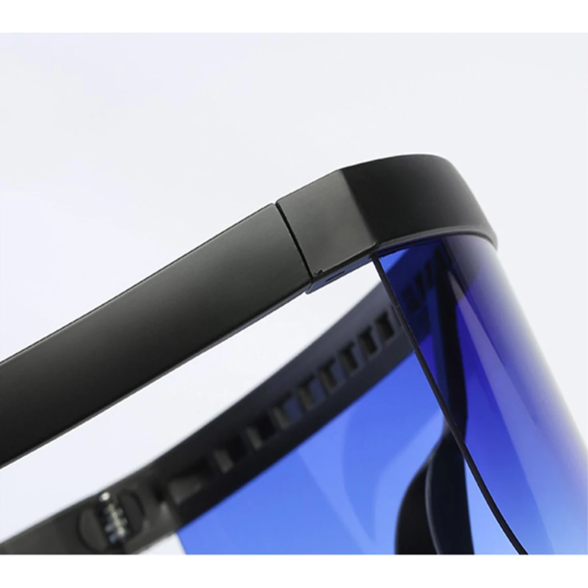 Stylish Sunglasses Lightweight Flexible Windproof Sunscreen UV400 Protection Polarized Lenses Outdoor Eyewear Fashion Stable
Stylish Sunglasses Lightweight Flexible Windproof Sunscreen UV400 Protection Polarized Lenses Outdoor Eyewear Fashion Stable