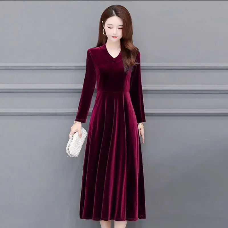 Fashionable V-Neck Knee-Length Velvet Dress 2024 Elegant Mommy Style Midi Skirt Large Swing Skirt Commute Style Polyester Fiber
Fashionable V-Neck Knee-Length Velvet Dress 2024 Elegant Mommy Style Midi Skirt Large Swing Skirt Commute Style Polyester Fiber