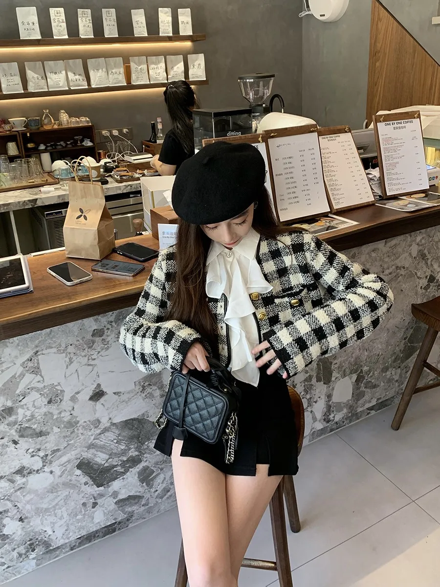 Simona Vintage Plaid Knitted ort Coat Autumn Winter Slimming Sle Small Fraance Wind Personali Outerwear for Women
Simona Vintage Plaid Knitted ort Coat Autumn Winter Slimming Sle Small Fraance Wind Personali Outerwear for Women
