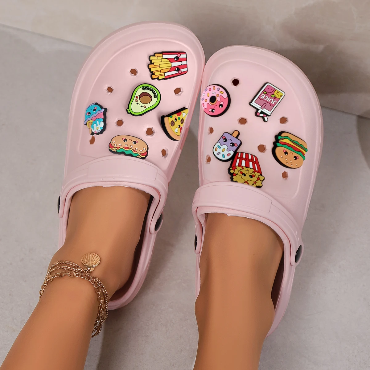Cute Handmade DIY Ladies' Slippers Anti-Slip Indoor Outdoor Home Sandals with Holes for Comfortable Walking
Cute Handmade DIY Ladies' Slippers Anti-Slip Indoor Outdoor Home Sandals with Holes for Comfortable Walking