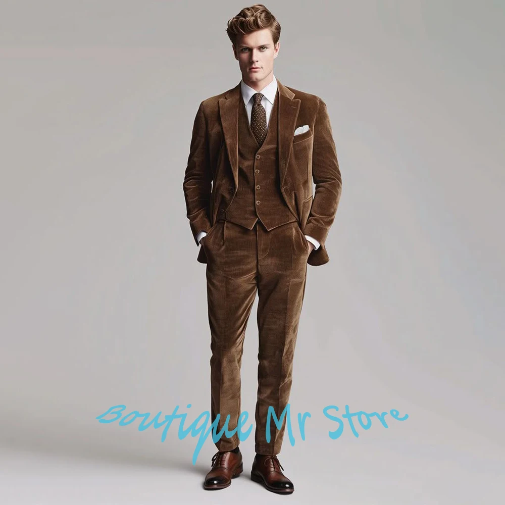 Винтажный кофейный вельветовый мужской костюм, комплект с одной пуговицей, элегантный пиджак + жилет + брюки, осенне-зимний вечерний костюм
Винтажный кофейный вельветовый мужской костюм, комплект с одной пуговицей, элегантный пиджак + жилет + брюки, осенне-зимний вечерний костюм