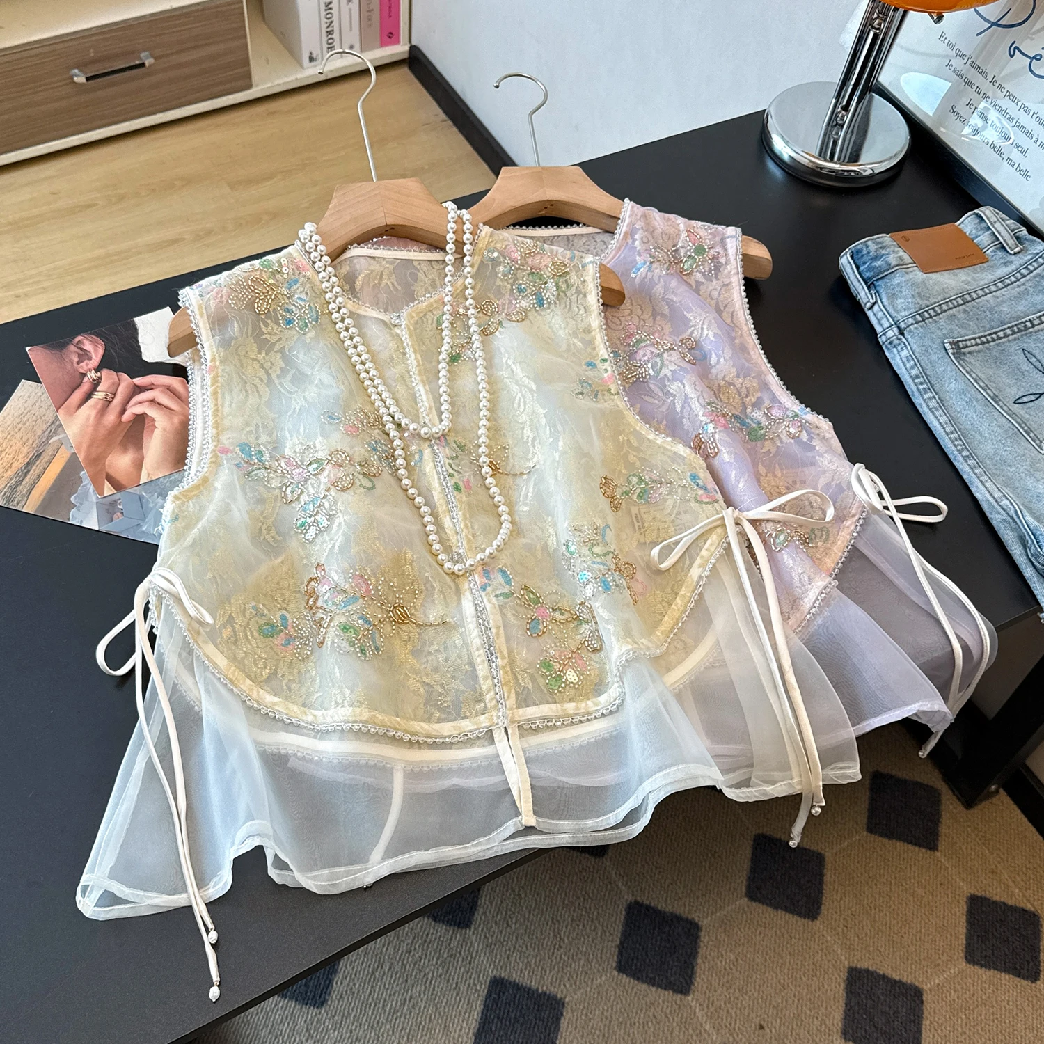 New Chinese Style Heavy Embroidery Sequin Hanfu Vest Sleeveless Top Summer Thin Mesh Sensation Tank Top Yellow/Purple
New Chinese Style Heavy Embroidery Sequin Hanfu Vest Sleeveless Top Summer Thin Mesh Sensation Tank Top Yellow/Purple