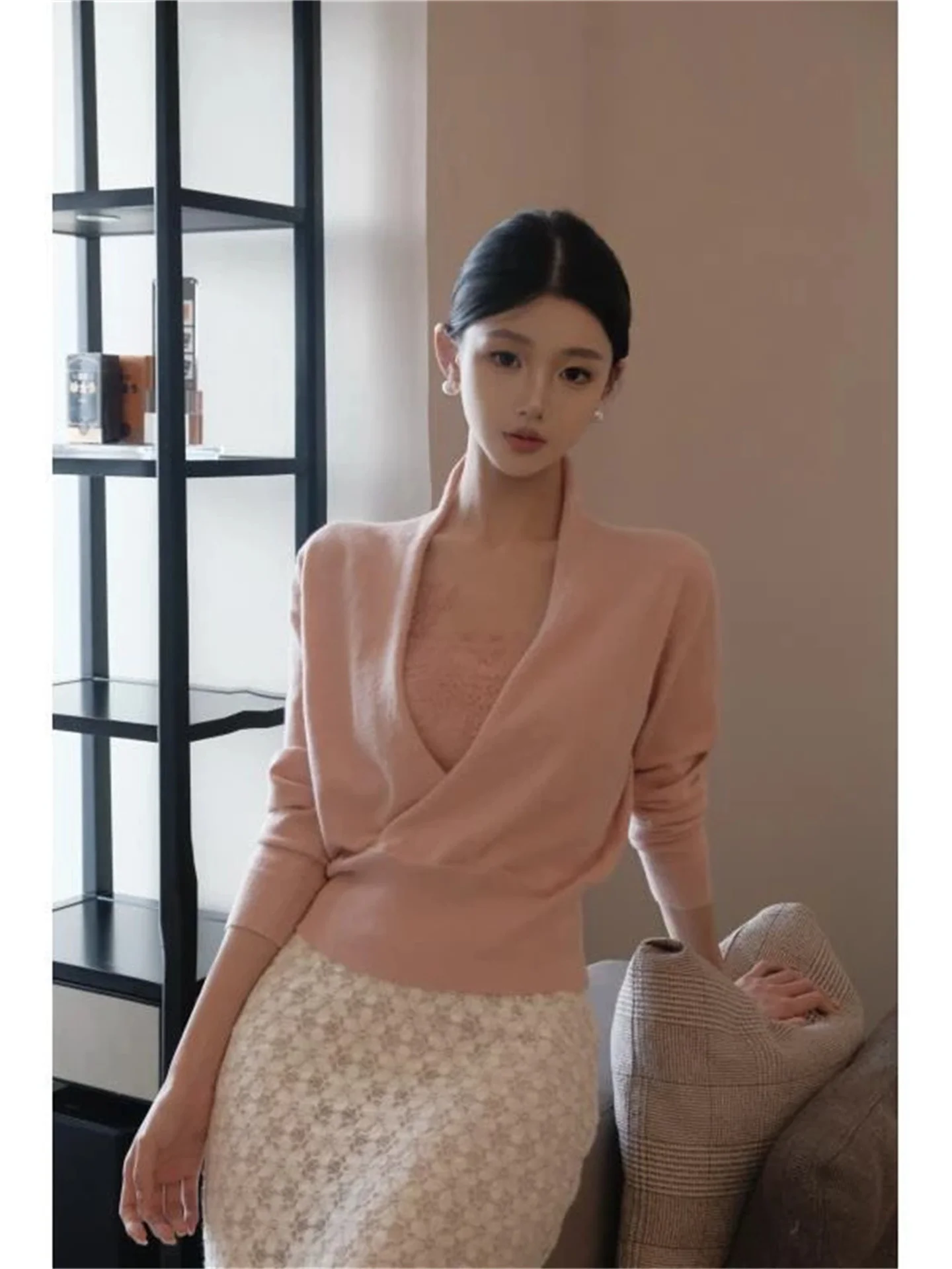 Ele Pink Women's Faion Set with Strap Top And Unique Skirt High Waist Winter Wear Comfortable Long Sve V-Ne Korean...
Ele Pink Women's Faion Set with Strap Top And Unique Skirt High Waist Winter Wear Comfortable Long Sve V-Ne Korean...