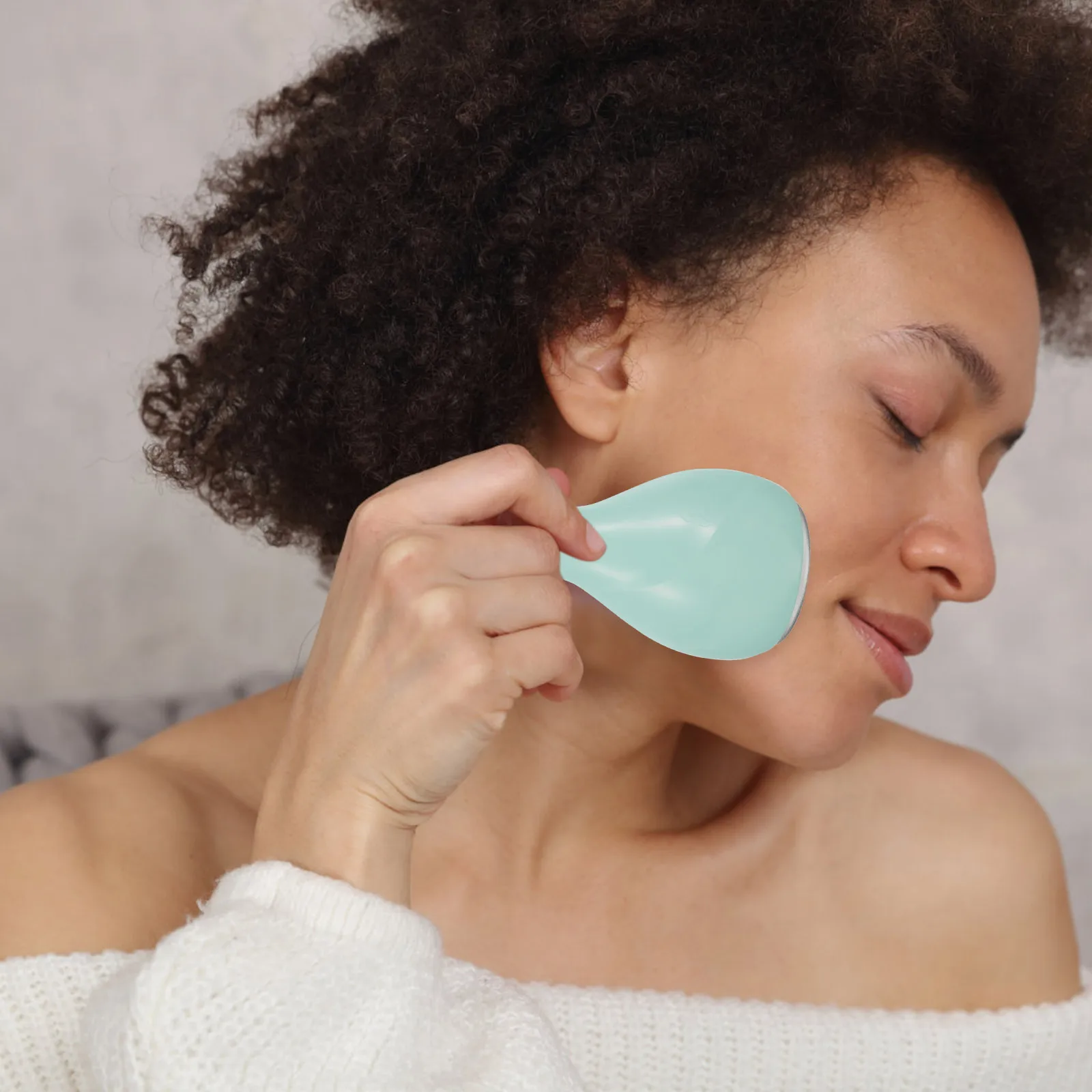 Cold Compress Beauty Device Face Massager Facial Ice Globe Eye Roller For Home Travel Cooling Spa Tool
Cold Compress Beauty Device Face Massager Facial Ice Globe Eye Roller For Home Travel Cooling Spa Tool
