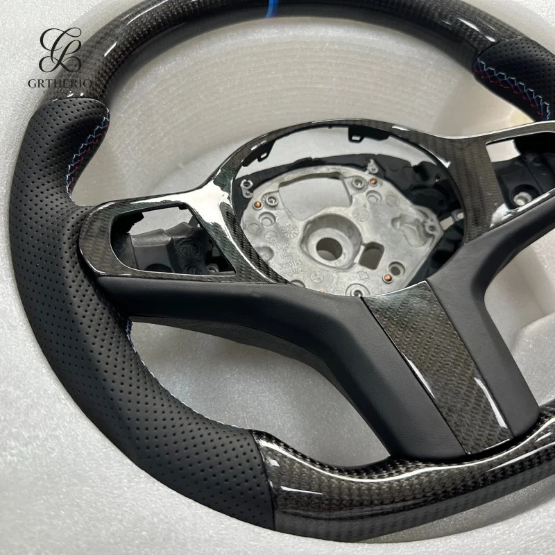 Old model modified to new model is suitable for BMW F90F91F92F93M8M6 carbon fiber LED car steering wheel modification
Old model modified to new model is suitable for BMW F90F91F92F93M8M6 carbon fiber LED car steering wheel modification