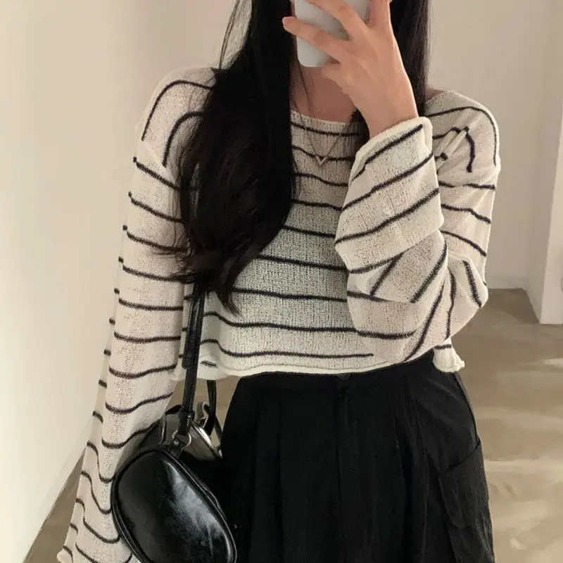 Ladies' Knitted Long Sve Ice Silk Casual Thin Striped Sunade Cover up One-oulder Leisure Comfortable Knitwear Top
Ladies' Knitted Long Sve Ice Silk Casual Thin Striped Sunade Cover up One-oulder Leisure Comfortable Knitwear Top