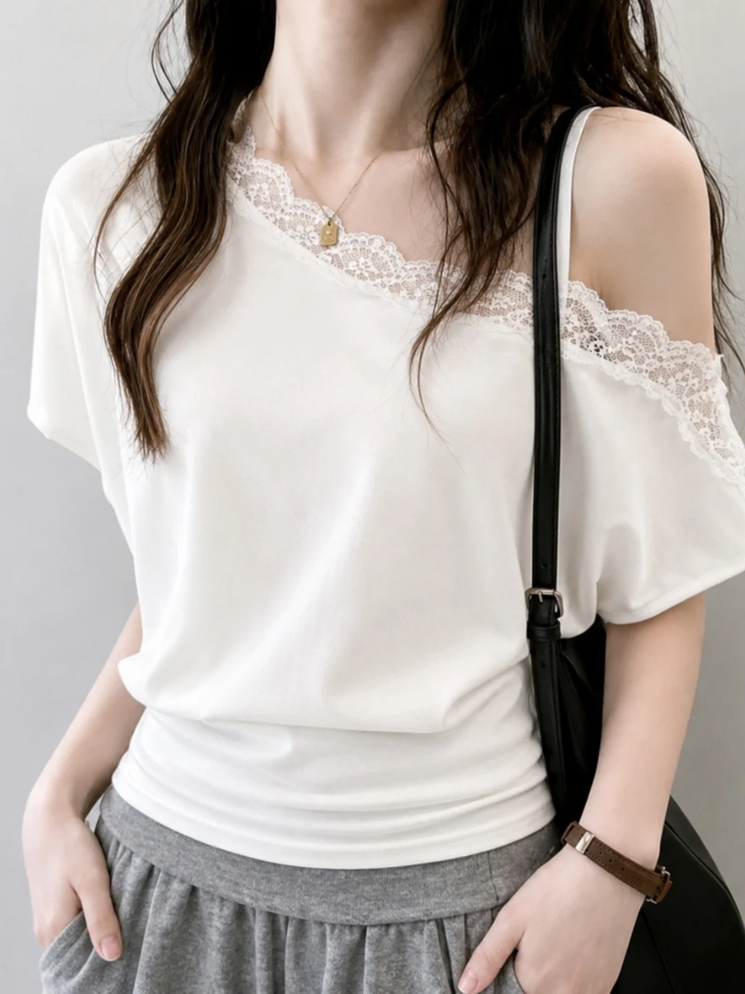Sweet Style Fashionable Lace Splice Short Sleeve T-Shirt Women's Slim Fit Comfortable Versatile Summer Top Korean Version Str...
Sweet Style Fashionable Lace Splice Short Sleeve T-Shirt Women's Slim Fit Comfortable Versatile Summer Top Korean Version Str...