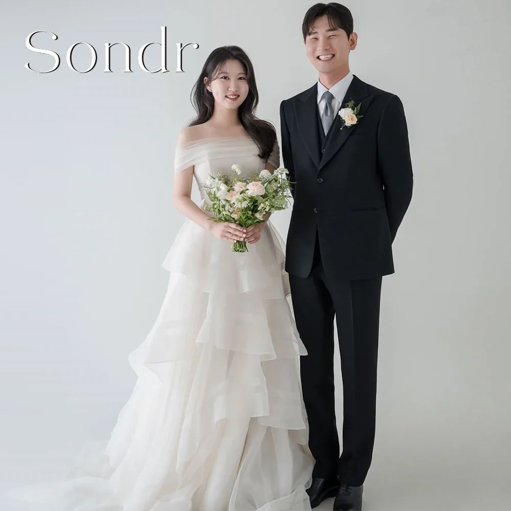 Sondr Customized Silk Organza Tiered Korean Wedding Dresses A Line Fairy Draped Bridal Gown Photo Shoot Party Gown 2026
Sondr Customized Silk Organza Tiered Korean Wedding Dresses A Line Fairy Draped Bridal Gown Photo Shoot Party Gown 2026