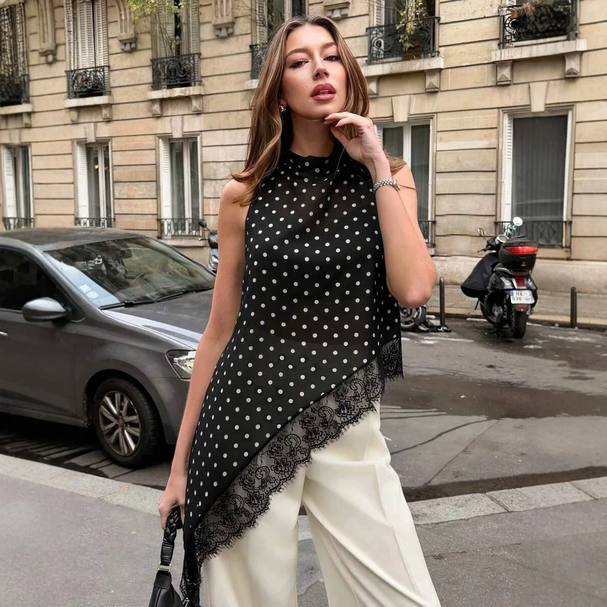 2026 European and American new summer style slim fit versatile sexy sleeveless lace top
2026 European and American new summer style slim fit versatile sexy sleeveless lace top