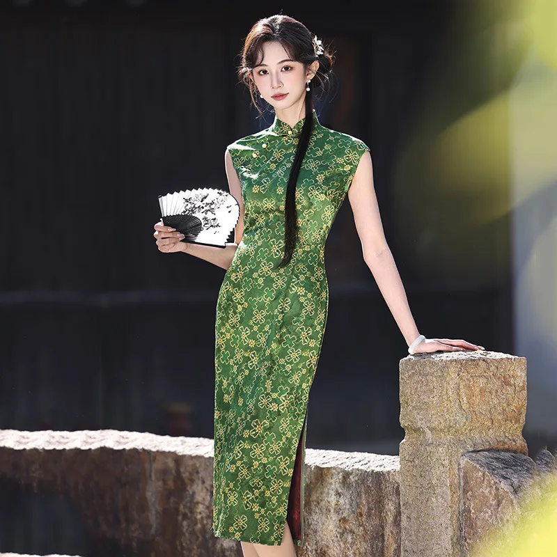 Новое летнее женское ретро-платье-ципао в китайском стиле, без рукавов, удлиненное, улучшенная модель для молодых, 2026
Новое летнее женское ретро-платье-ципао в китайском стиле, без рукавов, удлиненное, улучшенная модель для молодых, 2026