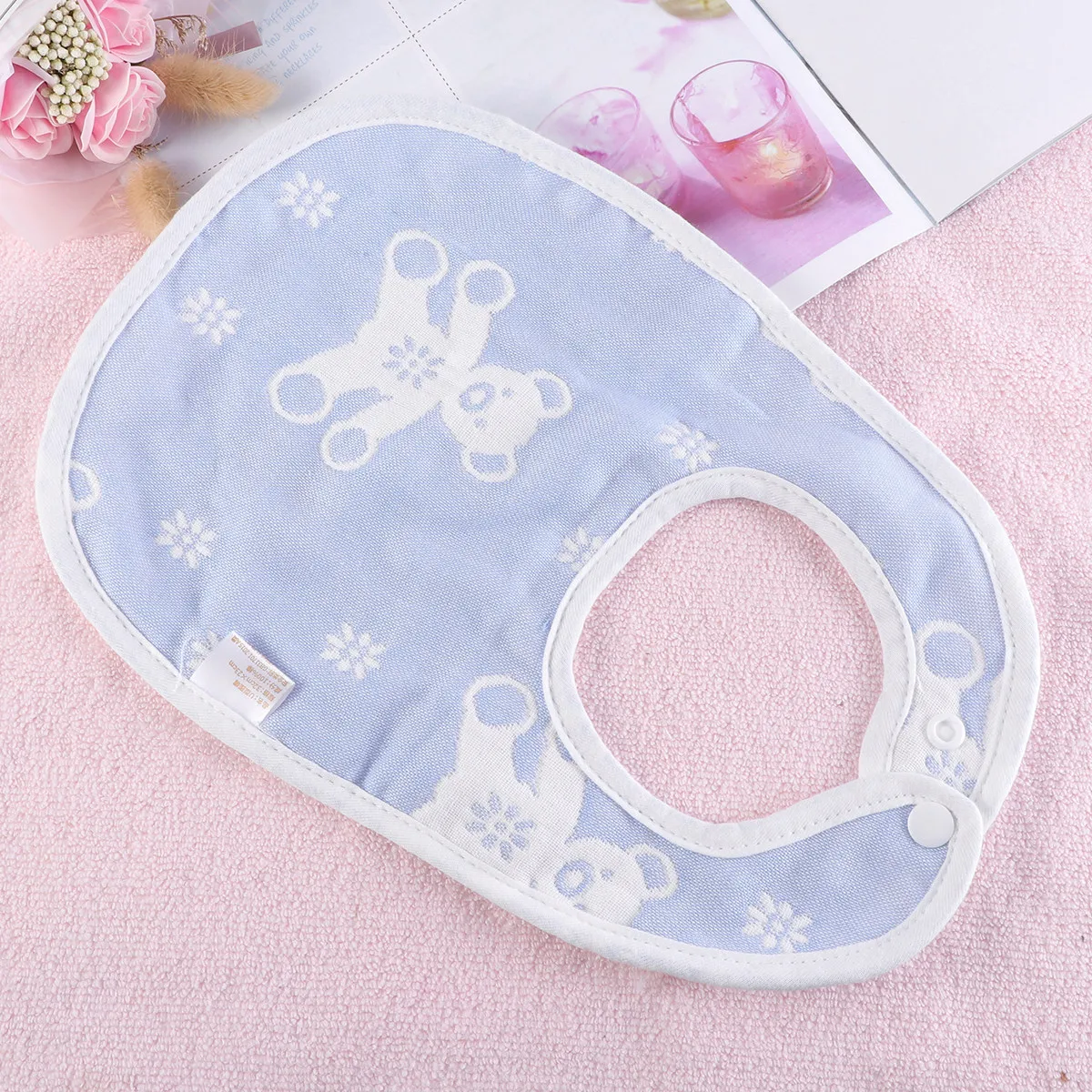 Мягкий хлопковый нагрудник для кормления новорожденных и младенцев, шестислойный, с U-образным вырезом, на кнопках, с синим рисунком медведя
Мягкий хлопковый нагрудник для кормления новорожденных и младенцев, шестислойный, с U-образным вырезом, на кнопках, с синим рисунком медведя