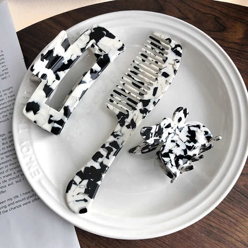 Korean INS Hot Selling Black and White Cow Pattern Rectangular Hair Clip Acetate Hair Clip Women Hair Accessories
Korean INS Hot Selling Black and White Cow Pattern Rectangular Hair Clip Acetate Hair Clip Women Hair Accessories