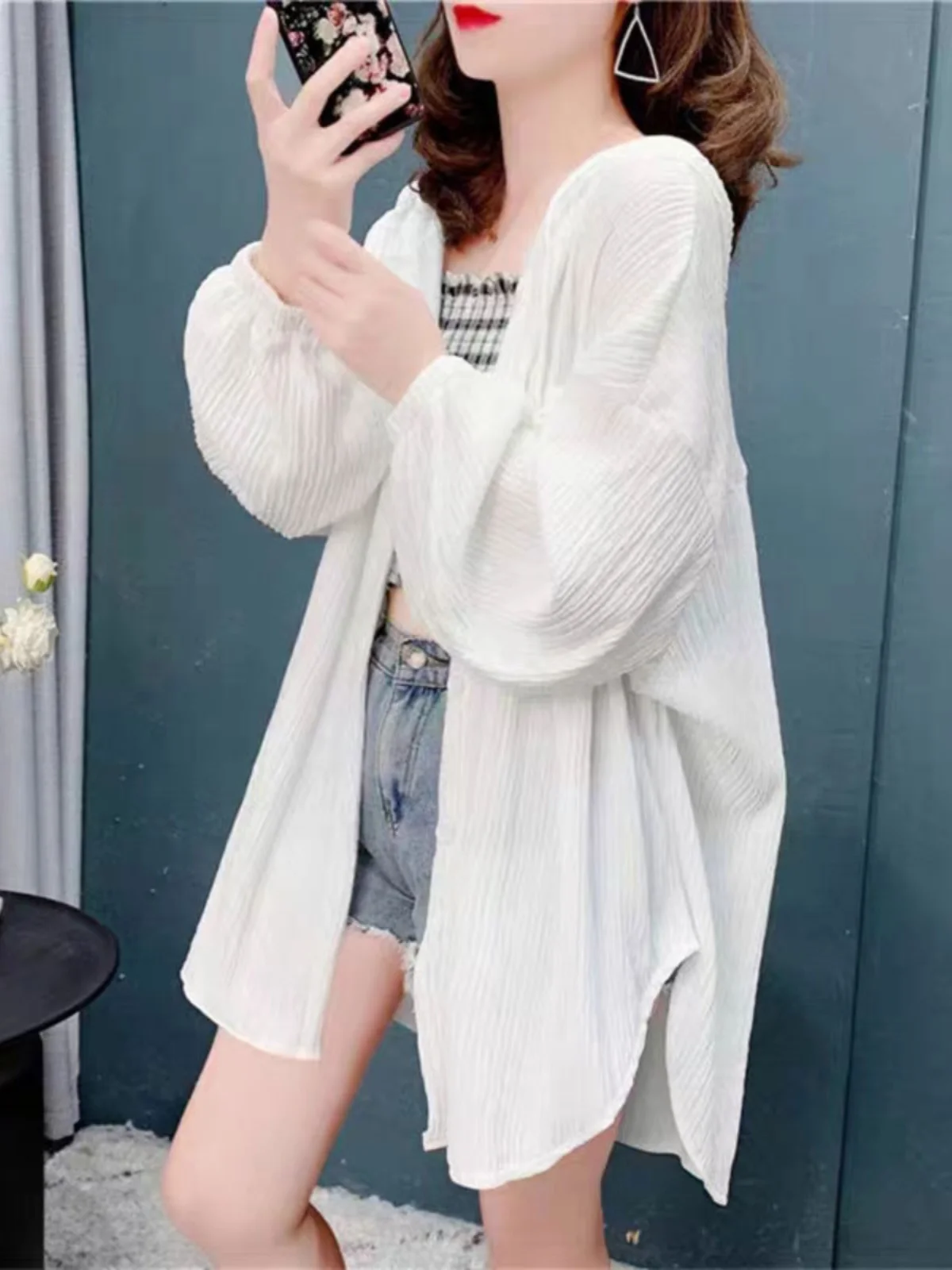 Ladies Large Size Breathable Ice Silk Summer New Loose Thin Sun Protection Outerwear Cardigan Fashionable Polyester Fiber
Ladies Large Size Breathable Ice Silk Summer New Loose Thin Sun Protection Outerwear Cardigan Fashionable Polyester Fiber