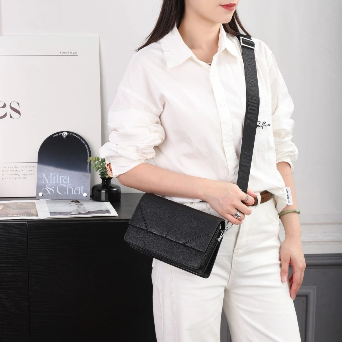 2026 New ZV French Classic Handbag - Fashion Crossbody Wings Women's Bag - Casual Shoulder Bag - With Logo
2026 New ZV French Classic Handbag - Fashion Crossbody Wings Women's Bag - Casual Shoulder Bag - With Logo