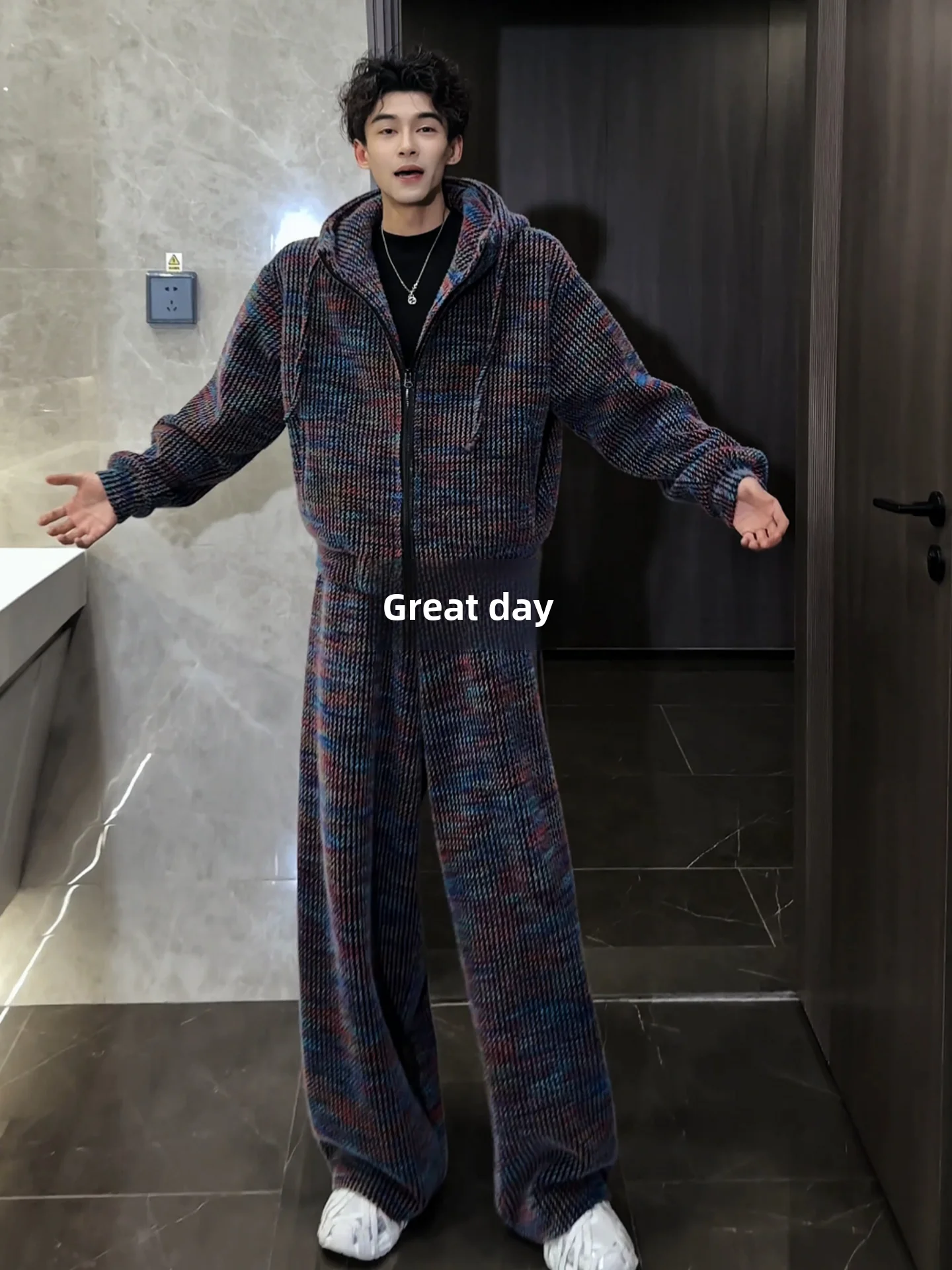 American Retro Mixed Color Fce Lined Thiened Casual Set Winter Best Selling Men's Faion Luxury Two Piece Set
American Retro Mixed Color Fce Lined Thiened Casual Set Winter Best Selling Men's Faion Luxury Two Piece Set