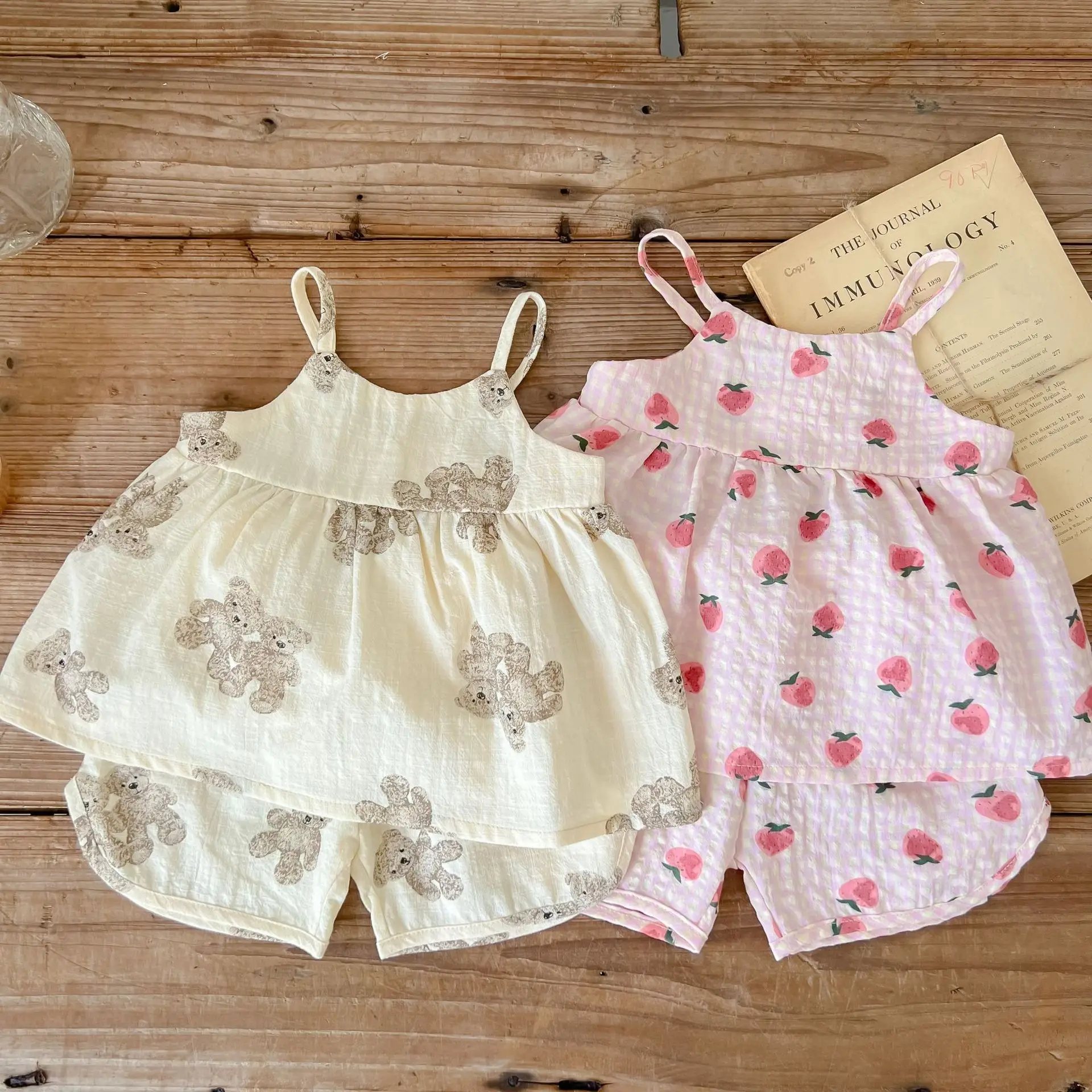 Baby Summer Outfit Full of Printed Teddy Bear Strawberry Sleeveless Camisole Top and Shorts Two-piece Set Cute Baby Summer Set
Baby Summer Outfit Full of Printed Teddy Bear Strawberry Sleeveless Camisole Top and Shorts Two-piece Set Cute Baby Summer Set