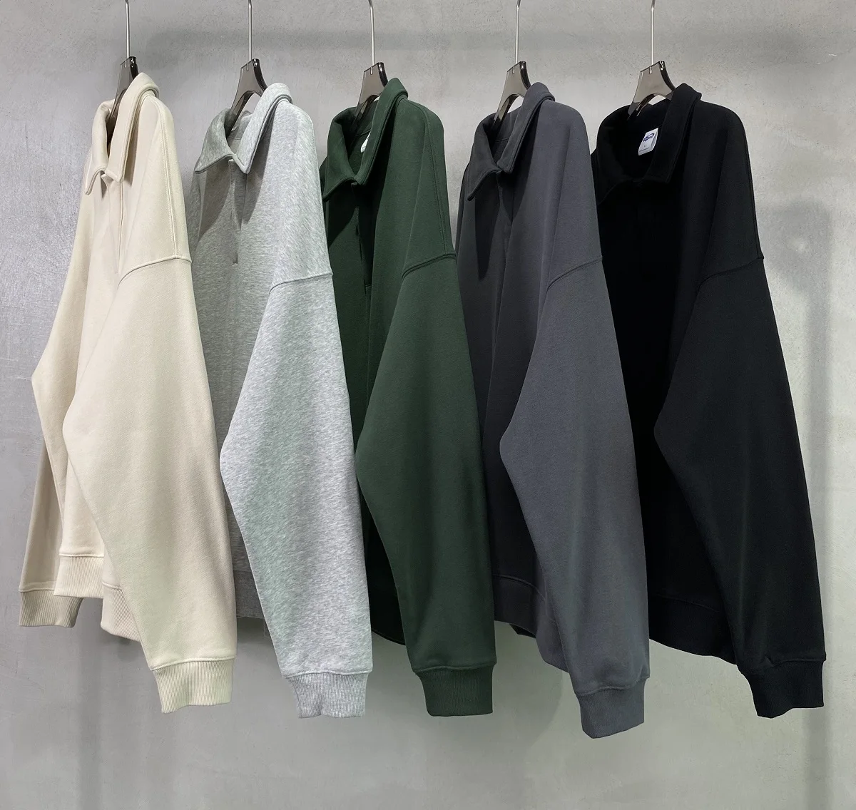 Мужская толстовка-худи в стиле ретро, японский крой, свободный крой, с открытым воротником, весенняя уличная мода
Мужская толстовка-худи в стиле ретро, японский крой, свободный крой, с открытым воротником, весенняя уличная мода