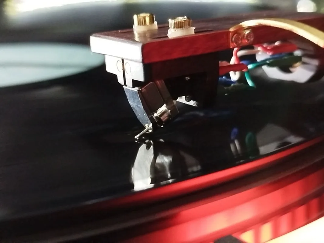 0.8mV High Output MC Phono Cartridge Moving Coil Elliptical Diamond Stylus LP Turntable Needle
0.8mV High Output MC Phono Cartridge Moving Coil Elliptical Diamond Stylus LP Turntable Needle