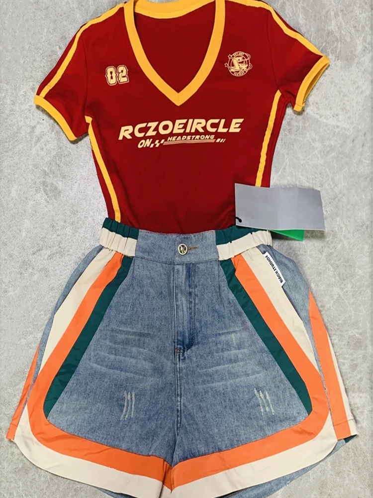 Женские джинсовые рта, лето 2023, новый дизайн, цветная бровь, эластичная талия, трапециевидной формы, широкие модные джинсы в пять четвертей 
Женские джинсовые рта, лето 2023, новый дизайн, цветная бровь, эластичная талия, трапециевидной формы, широкие модные джинсы в пять четвертей