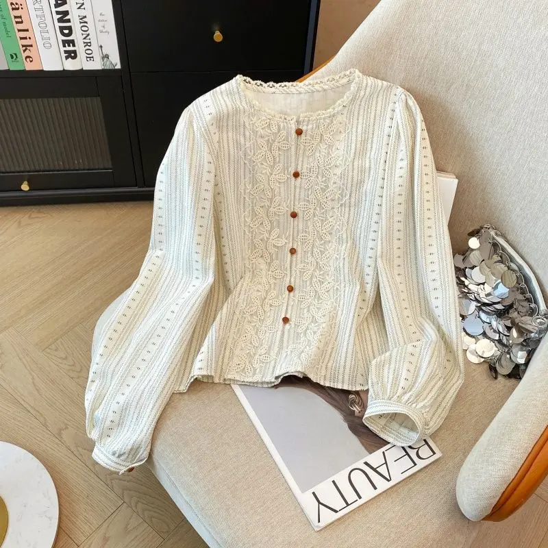Retro Versatile Fashion Striped Long Sleeved Shirt For Women In Spring 2025 New Design Sense And Temperament Top
Retro Versatile Fashion Striped Long Sleeved Shirt For Women In Spring 2025 New Design Sense And Temperament Top