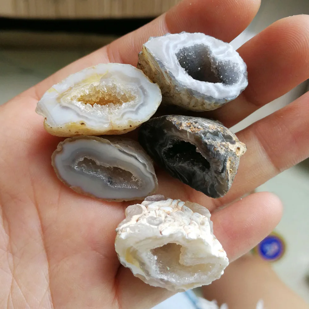 1Pc Natural Druzy Geodes Raw Agate Healing Crystals Druzy Cluster Halves Quartz Gemstone Specimens Home Decoration
1Pc Natural Druzy Geodes Raw Agate Healing Crystals Druzy Cluster Halves Quartz Gemstone Specimens Home Decoration