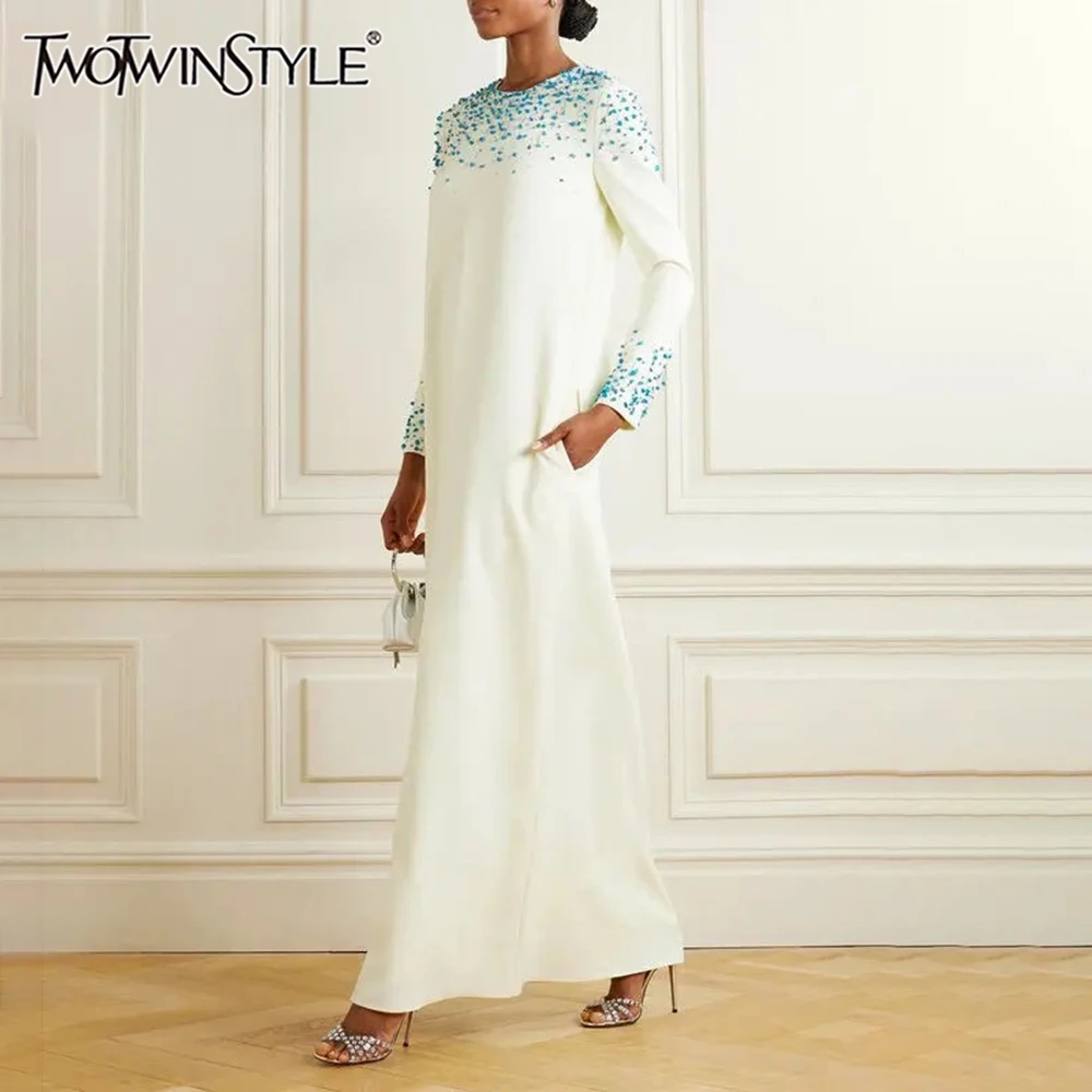 TWOTWINSTYLE однотонные свободные модные платья для женщин с круглым вырезом и длинными рукавами, лоскутное платье из бисера, темпераментное платье, женская одежда, новинка
TWOTWINSTYLE однотонные свободные модные платья для женщин с круглым вырезом и длинными рукавами, лоскутное платье из бисера, темпераментное платье, женская одежда, новинка