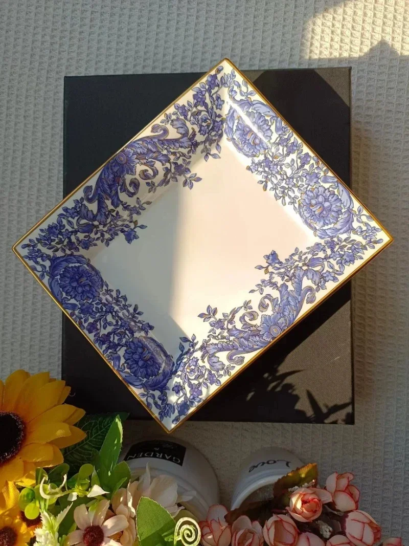 European-Style Bone China Cigar Ashtray High-End Living Room Ashtray Dining Tray Office 20 * 17cm Home Accessories
European-Style Bone China Cigar Ashtray High-End Living Room Ashtray Dining Tray Office 20 * 17cm Home Accessories