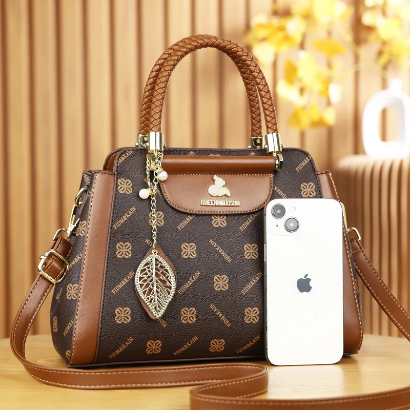 Large Capacity Luxury Handbags Designer Womens Tote Messenger Bags High Quality Fashion Print Shoulder Crossbody Bags for Women
Large Capacity Luxury Handbags Designer Womens Tote Messenger Bags High Quality Fashion Print Shoulder Crossbody Bags for Women