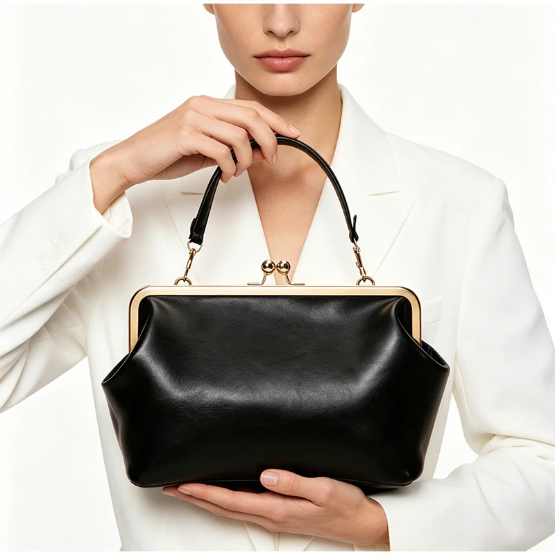 European American Solid Color High-end Retro Shoulder Bag Large Capacity Women's Commuting Clip Bag Fashion Elegant Evening Bag
European American Solid Color High-end Retro Shoulder Bag Large Capacity Women's Commuting Clip Bag Fashion Elegant Evening Bag